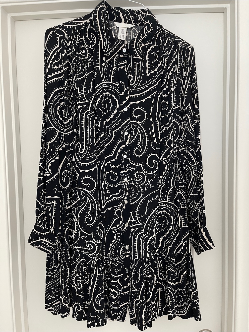 H&M Black and White Paisley Button-Front Long-Sleeve Dress